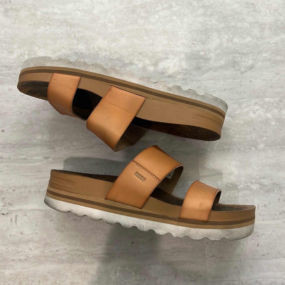 Reef Tan Sandals with Chunky Sole and Wide Straps size 8